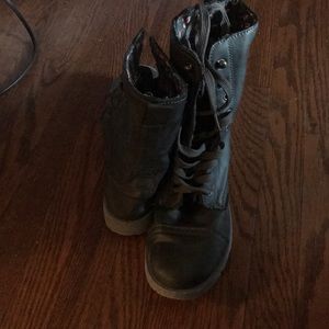 Grey ankle boots  with flower prints